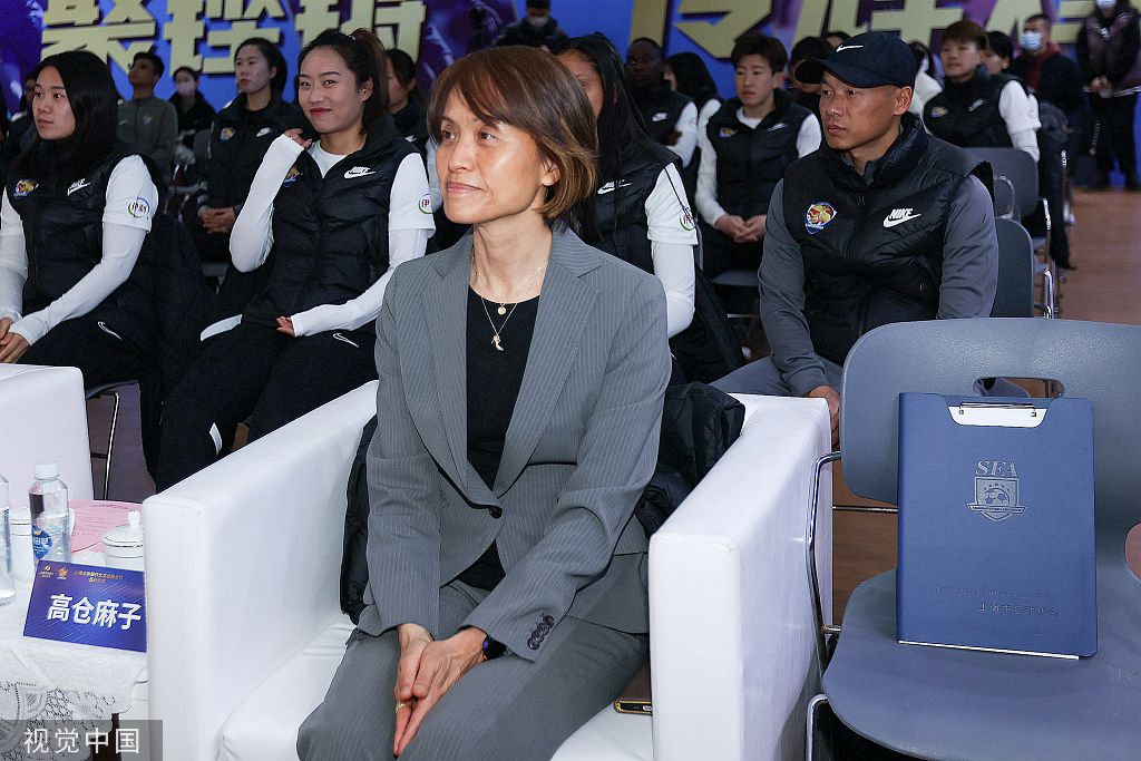 人气演员;雷神与;女武神将以黑衣人探员身份再度搭档，更有好莱坞顶级动作导演F;加里;格雷和科幻教父斯皮尔伯格倾力打造，最强科幻粉丝大联欢即将到来
